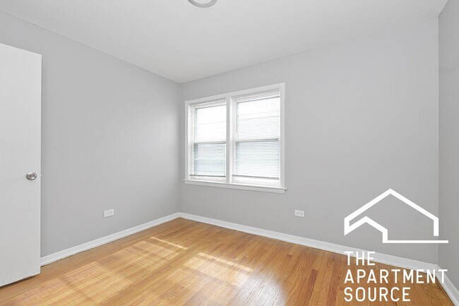 Building Photo - 10439 S Hale Ave