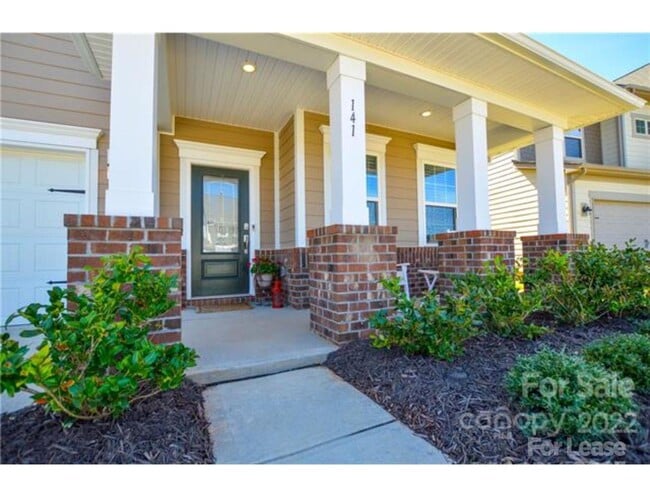 Building Photo - 141 W Morehouse Ave