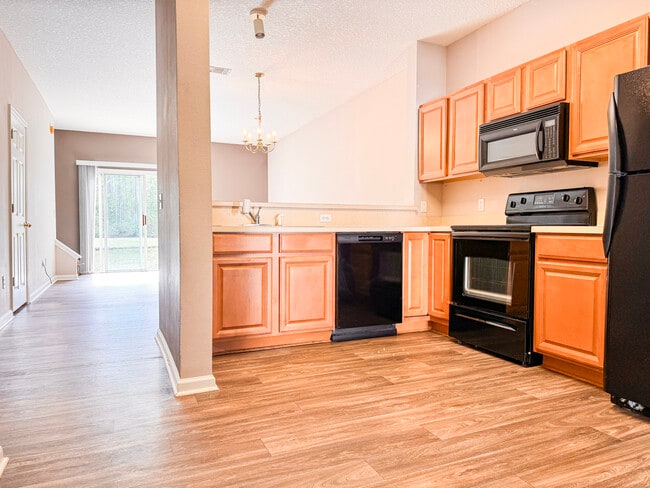 Building Photo - 518 Scrub Jay Dr