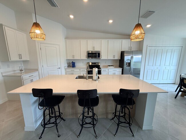 Building Photo - 15175 Bluffton Ln