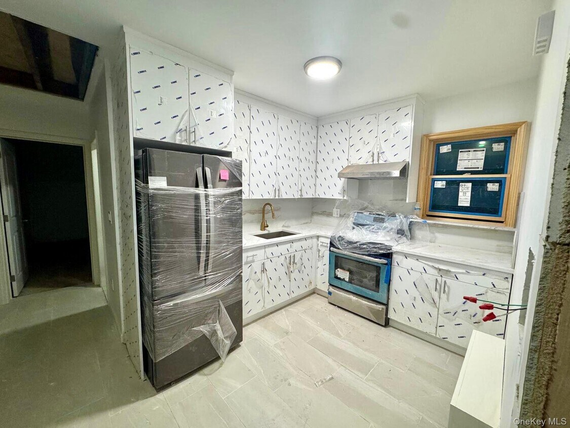 Foto principal - 63-87-87 Fitchett St