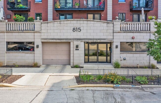 Foto del edificio - 815 N Marshfield Ave