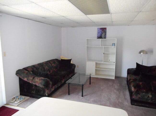 Building Photo - 924 Buckland Pl