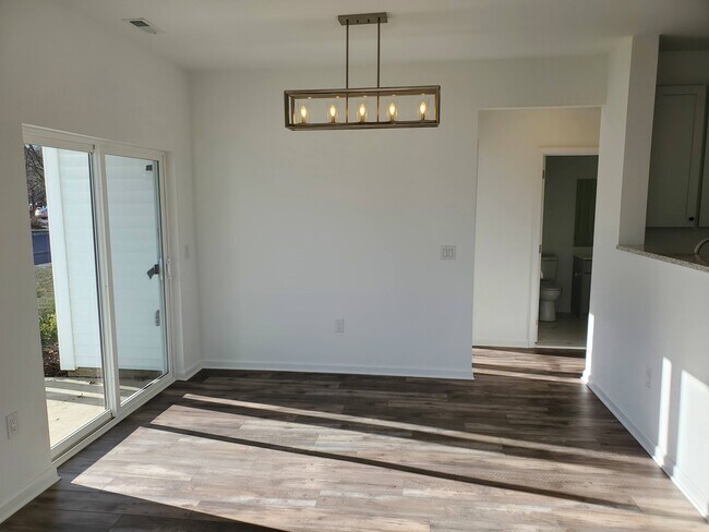 Building Photo - 11111 Cornerstone Dr