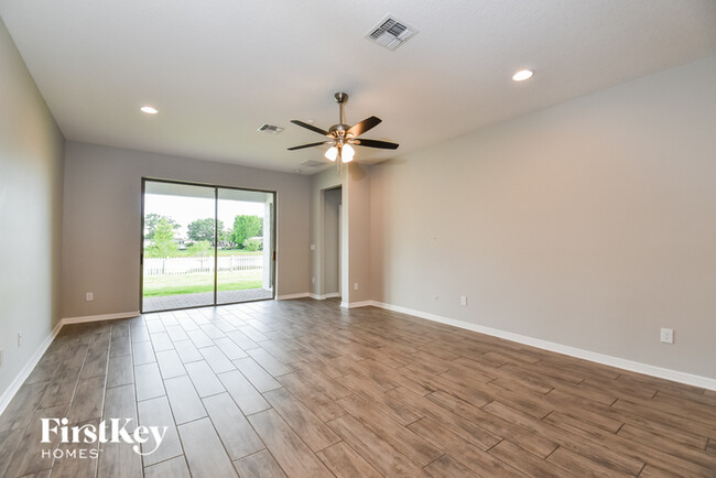 Building Photo - 3375 Edgehill Ct