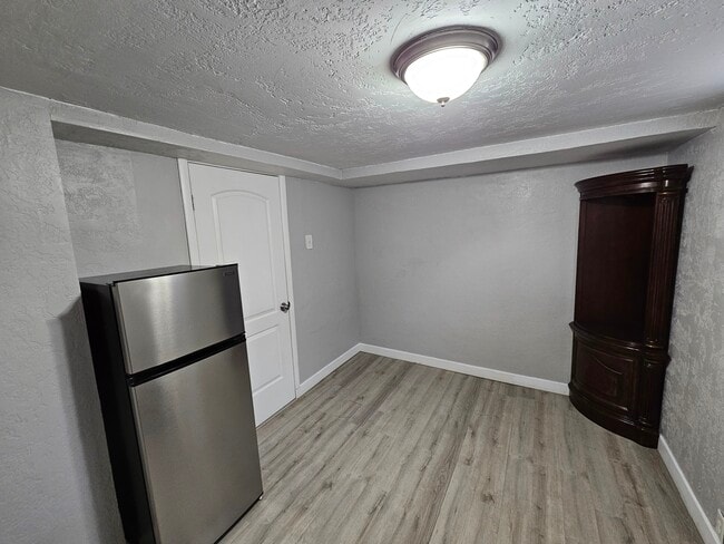 Building Photo - 168 Ross Dr