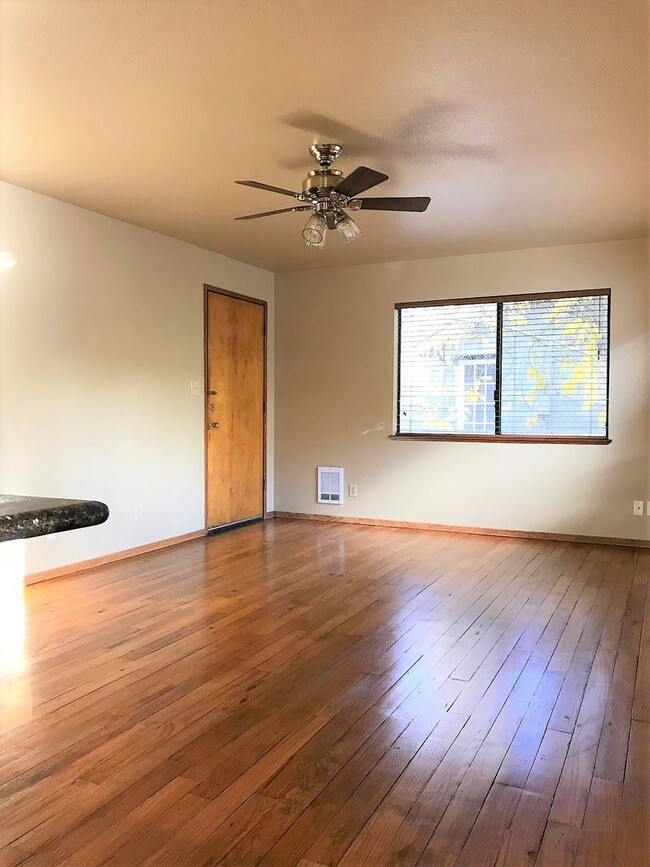 Foto del edificio - 2 br, 1 bath House - 4135 W E Street