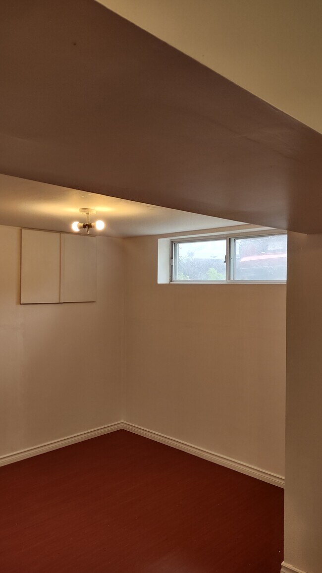 Photo du bâtiment - 355 Blue Grass Blvd