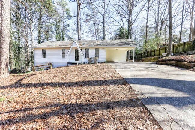 Building Photo - 2905 Winchester Dr