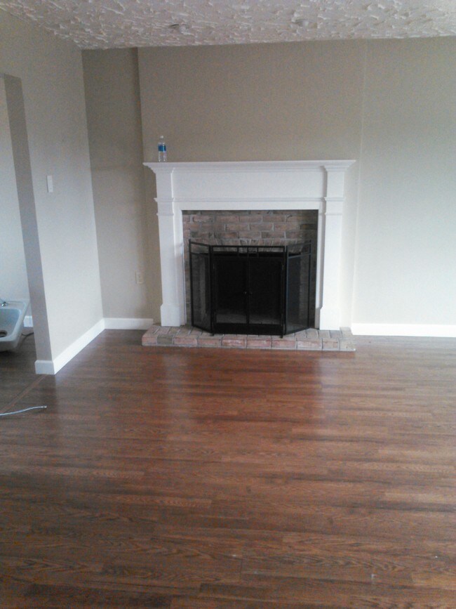 Building Photo - 1070 Railroad St
