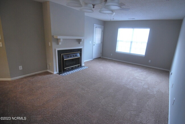Building Photo - 2916 Mulberry Ln
