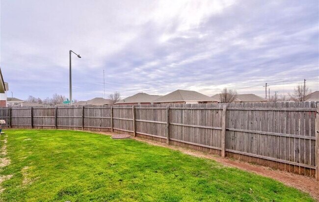 Foto del edificio - 6141 Courtyards Ct