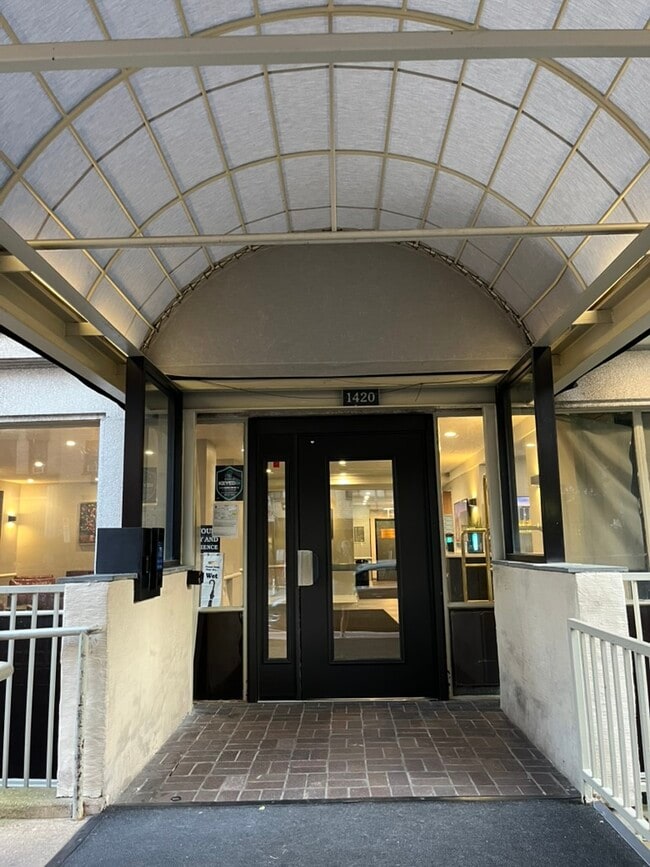 Foto del edificio - 1420 N St NW