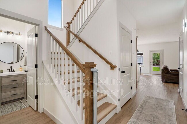 Foto del edificio - 530 Moonglow Dr