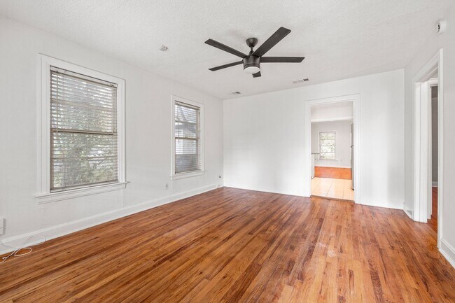 Foto del edificio - Cute two Bedroom Home in The Heart of Aust...