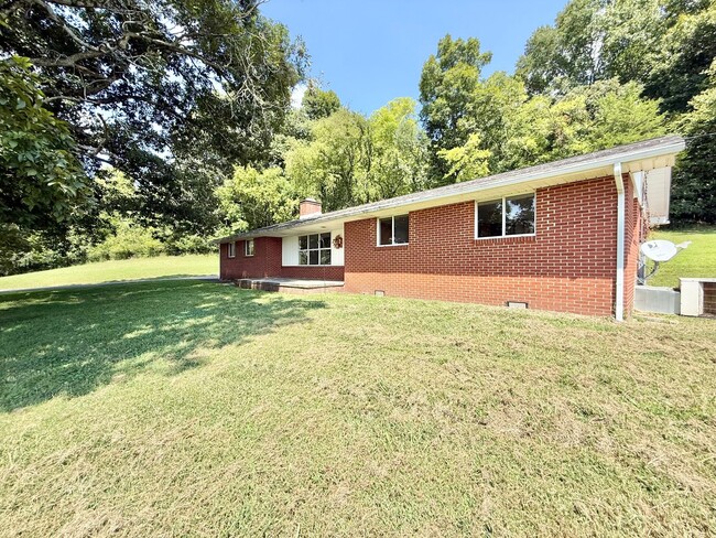 Photo - 8635 Kodak Road House