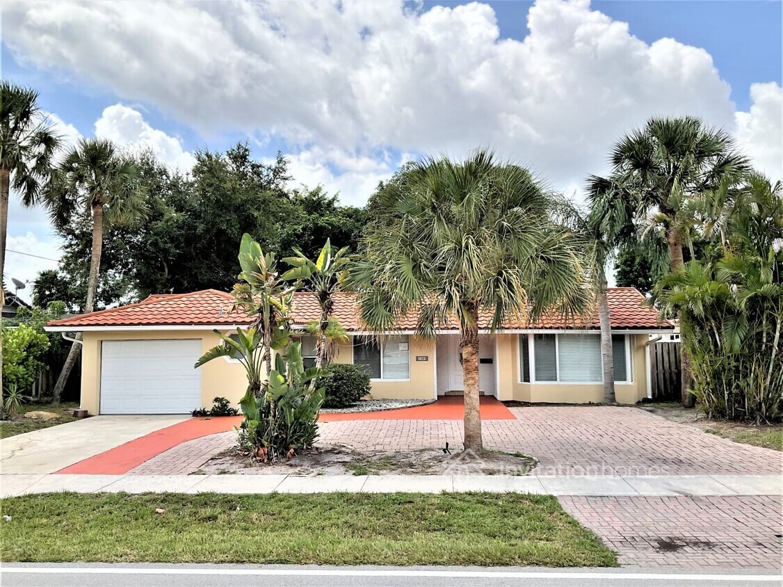Primary Photo - 1364 W Camino Real