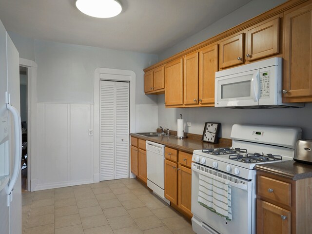 Building Photo - 4143 N Kenneth Ave