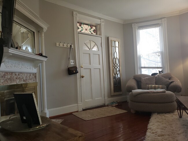 Building Photo - 5001 Roland Ave