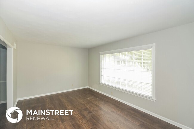 Foto del edificio - 5852 Foxdale Rd