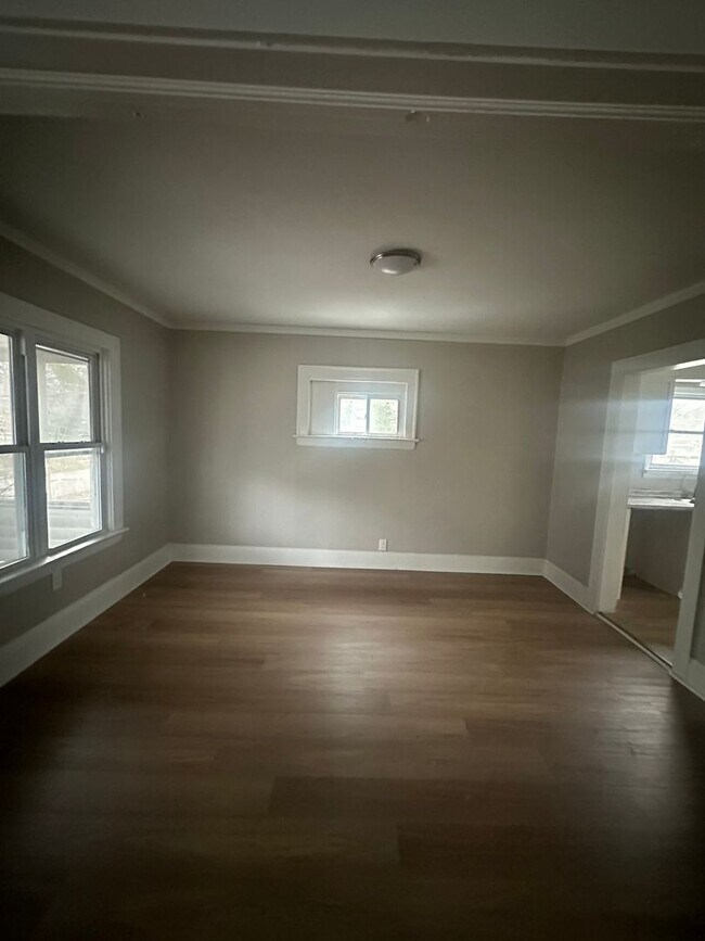 Foto del edificio - Cleveland East Side Single Section 8