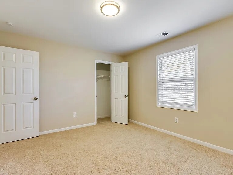 Bedroom - 292 Oak Rdg