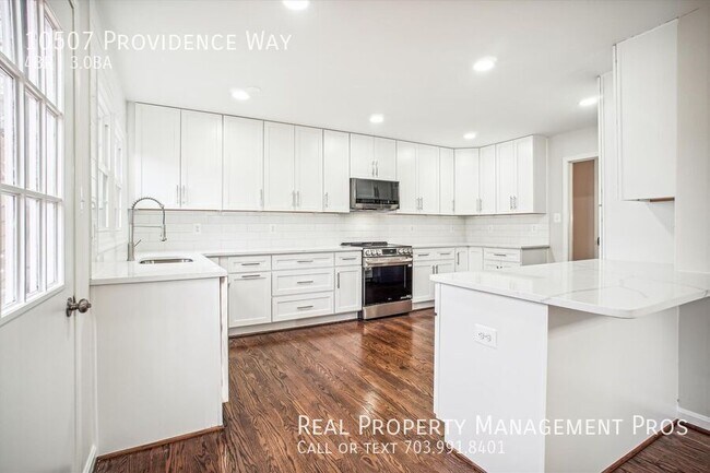 Foto del edificio - 10507 Providence Way