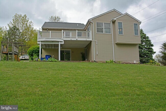 Building Photo - 8771 Autumn Hill Dr