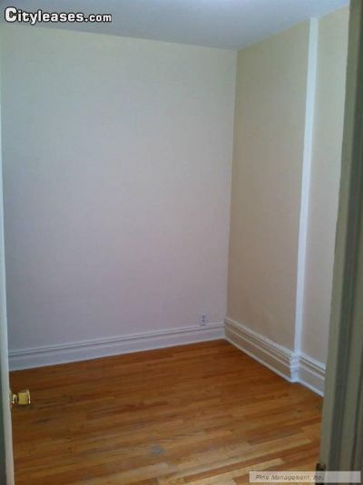 Building Photo - 211 E 80th St