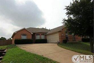 Building Photo - 4504 St Francis Ave