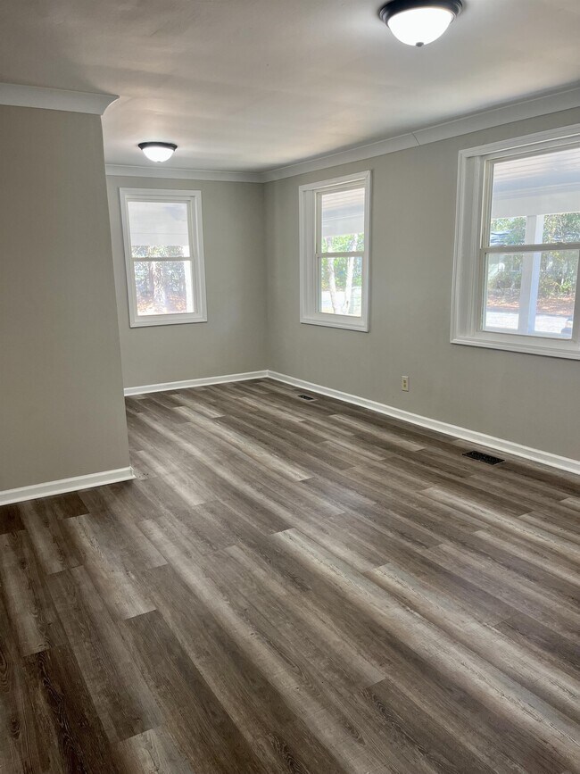 Building Photo - 106 Mccormick Dr