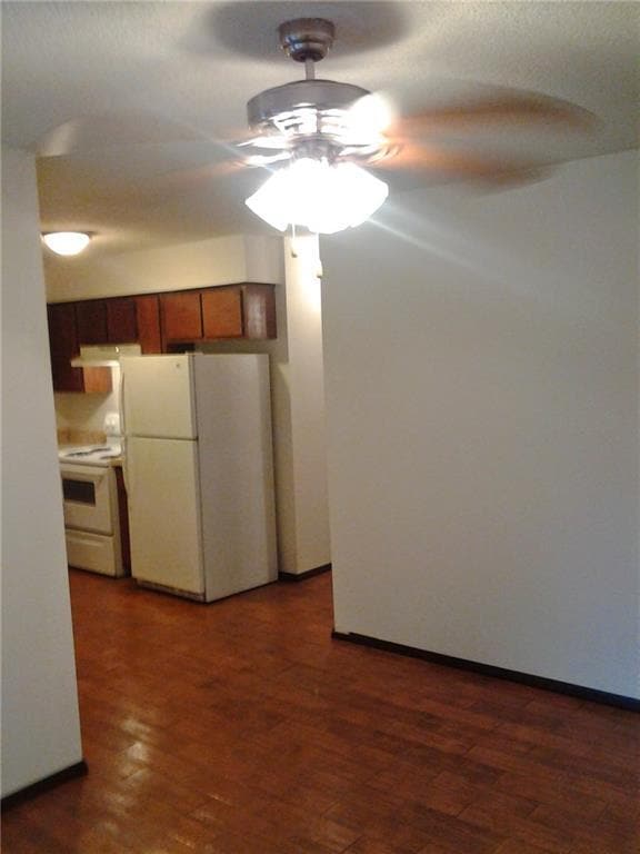 Building Photo - 2366 N Raven Ln