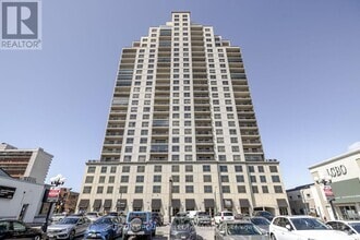 Building Photo - 330-330 Ridout St S