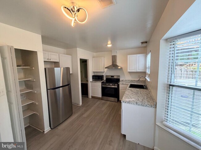 Building Photo - 6907 Storch Cir
