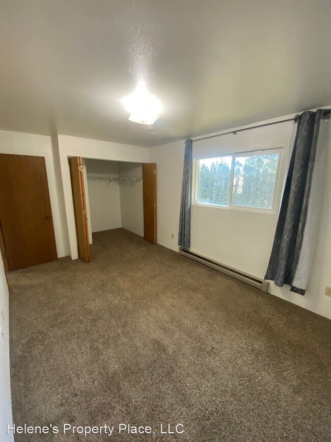 Building Photo - 2 br, 1.5 bath House - 2005 NE Terre View ...