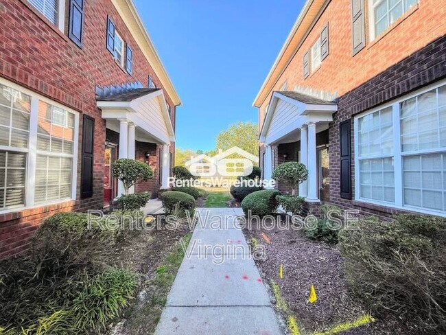 Building Photo - 5821 Ludington Dr