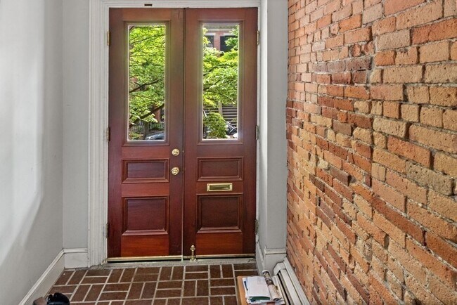 Building Photo - 97 Appleton St