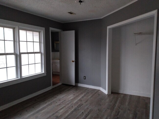 Foto del edificio - 812 E Lake St