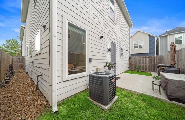 Photo - 1257 W Tidwell Rd House