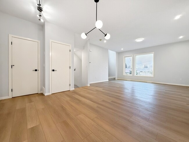 Building Photo - 9307-9123 123 Ave NW