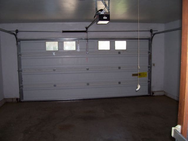 Building Photo - 1228 Forest Dr