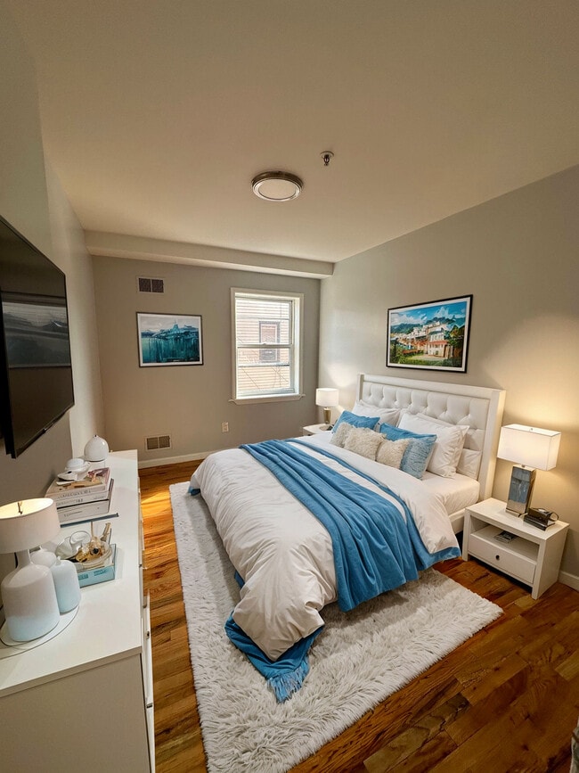 Building Photo - 812 - OM-812 New York Avenue LLC