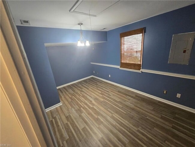 Building Photo - 921 Martingale Ct