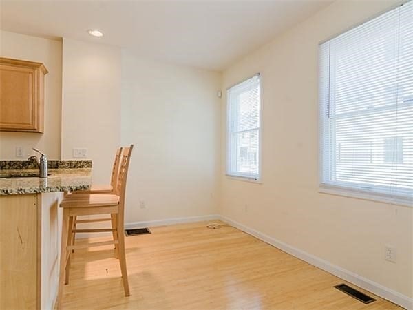Foto del edificio - 137 W 9th St
