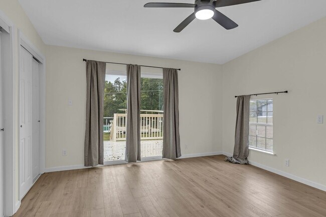 Foto del edificio - 332 Thomas Rd