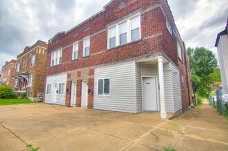 Building Photo - 3652 Bates St