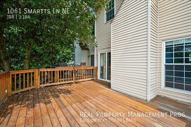 Building Photo - 1061 Smartts Ln NE