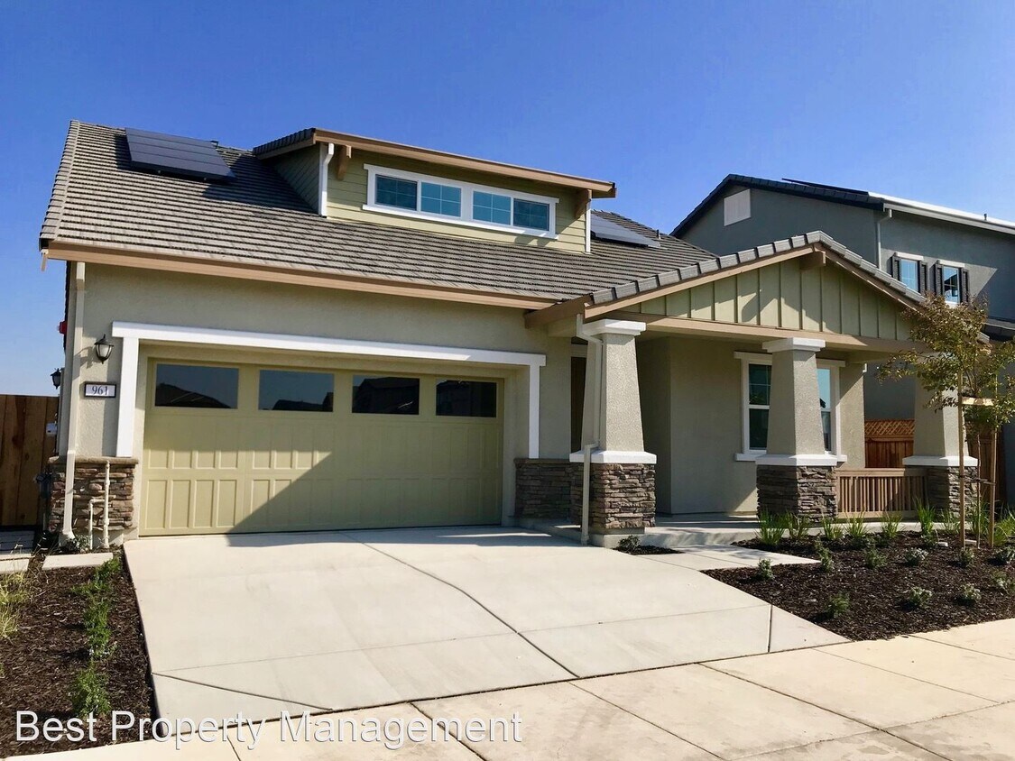 Primary Photo - 4 br, 3 bath House - 961 Princess Way