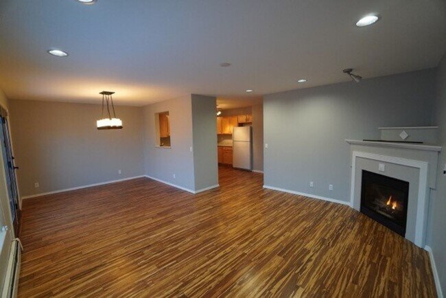 Foto del edificio - 3 Bedroom Eagle River Townhouse!