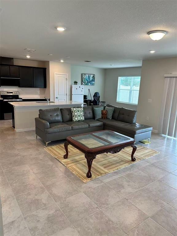 Foto del edificio - 2102 Charming Ave